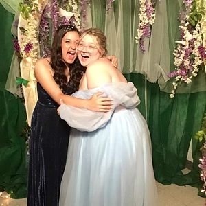 Meet your Posher, Chloe